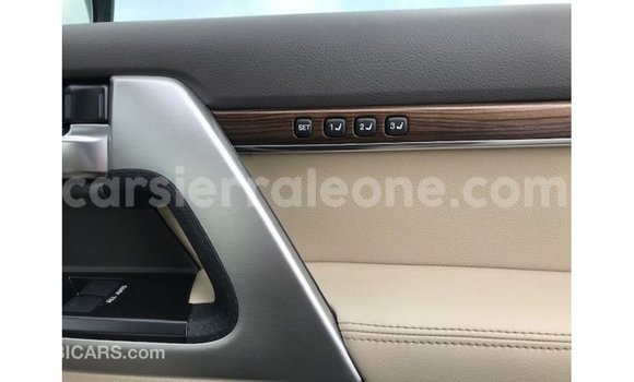Buy Import Toyota Land Cruiser White Car in Import - Dubai in Kailahun Buy Import Toyota Land Cruiser White Car in Import - Dubai in Kailahun
