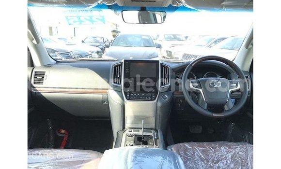 Buy Import Toyota Land Cruiser White Car in Import - Dubai in Kailahun Buy Import Toyota Land Cruiser White Car in Import - Dubai in Kailahun