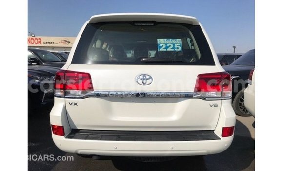 Buy Import Toyota Land Cruiser White Car in Import - Dubai in Kailahun Buy Import Toyota Land Cruiser White Car in Import - Dubai in Kailahun