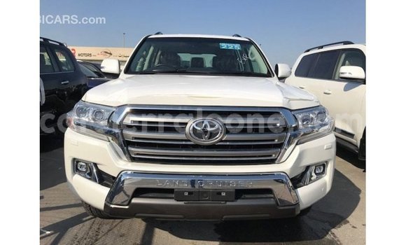 Buy Import Toyota Land Cruiser White Car in Import - Dubai in Kailahun Buy Import Toyota Land Cruiser White Car in Import - Dubai in Kailahun