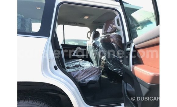 Buy Import Toyota Land Cruiser White Car in Import - Dubai in Kailahun Buy Import Toyota Land Cruiser White Car in Import - Dubai in Kailahun