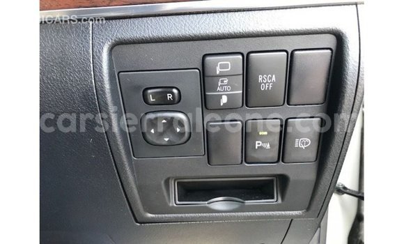 Buy Import Toyota Land Cruiser White Car in Import - Dubai in Kailahun Buy Import Toyota Land Cruiser White Car in Import - Dubai in Kailahun