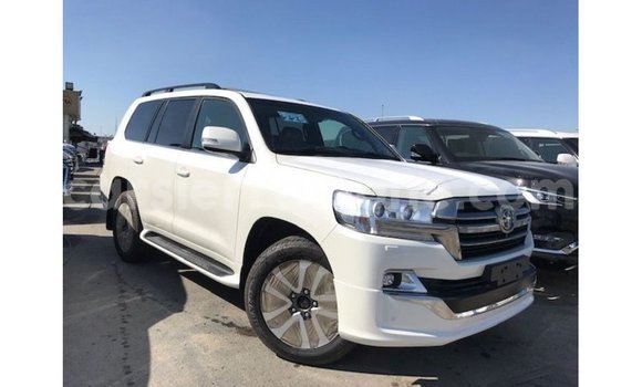 Buy Import Toyota Land Cruiser White Car in Import - Dubai in Kailahun Buy Import Toyota Land Cruiser White Car in Import - Dubai in Kailahun