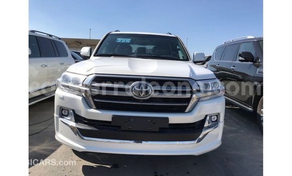 Buy Import Toyota Land Cruiser White Car in Import - Dubai in Kailahun Buy Import Toyota Land Cruiser White Car in Import - Dubai in Kailahun