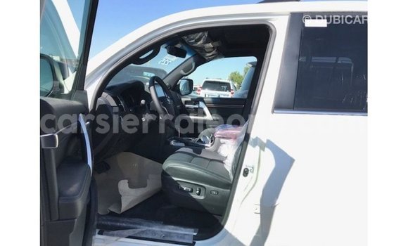 Buy Import Toyota Land Cruiser White Car in Import - Dubai in Kailahun Buy Import Toyota Land Cruiser White Car in Import - Dubai in Kailahun