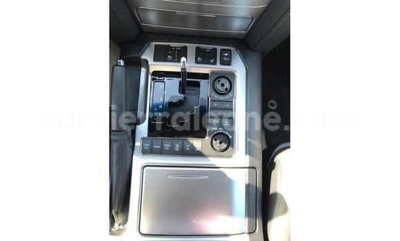 Buy Import Toyota Land Cruiser White Car in Import - Dubai in Kailahun Buy Import Toyota Land Cruiser White Car in Import - Dubai in Kailahun