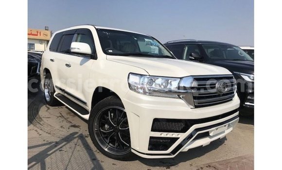 Buy Import Toyota Land Cruiser White Car in Import - Dubai in Kailahun Buy Import Toyota Land Cruiser White Car in Import - Dubai in Kailahun