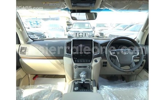 Buy Import Toyota Land Cruiser White Car in Import - Dubai in Kailahun Buy Import Toyota Land Cruiser White Car in Import - Dubai in Kailahun