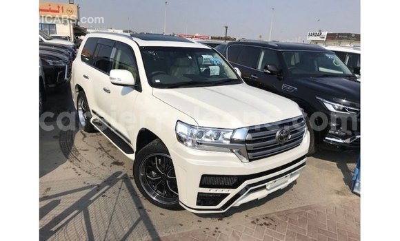 Buy Import Toyota Land Cruiser White Car in Import - Dubai in Kailahun Buy Import Toyota Land Cruiser White Car in Import - Dubai in Kailahun