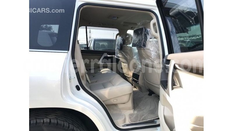 Big with watermark toyota land cruiser kailahun import dubai 5996