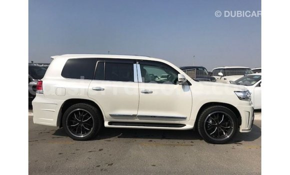 Buy Import Toyota Land Cruiser White Car in Import - Dubai in Kailahun Buy Import Toyota Land Cruiser White Car in Import - Dubai in Kailahun