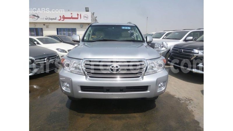 Big with watermark toyota land cruiser kailahun import dubai 6001