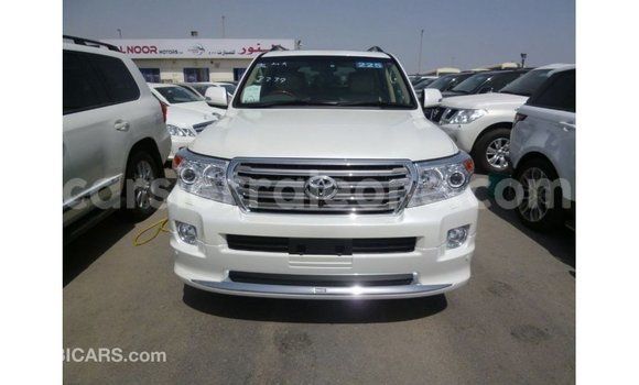 Buy Import Toyota Land Cruiser White Car in Import - Dubai in Kailahun Buy Import Toyota Land Cruiser White Car in Import - Dubai in Kailahun