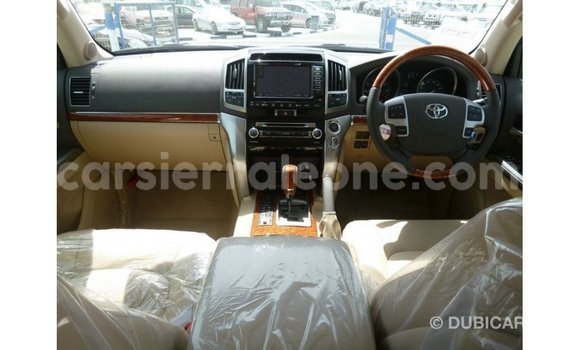 Buy Import Toyota Land Cruiser White Car in Import - Dubai in Kailahun Buy Import Toyota Land Cruiser White Car in Import - Dubai in Kailahun