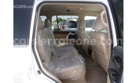 Buy Import Toyota Land Cruiser White Car in Import - Dubai in Kailahun Buy Import Toyota Land Cruiser White Car in Import - Dubai in Kailahun