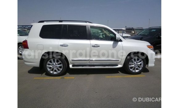 Buy Import Toyota Land Cruiser White Car in Import - Dubai in Kailahun Buy Import Toyota Land Cruiser White Car in Import - Dubai in Kailahun