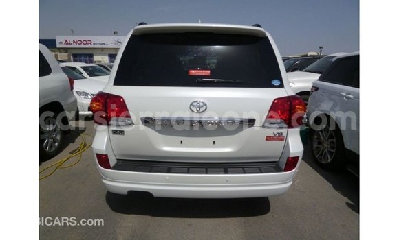 Buy Import Toyota Land Cruiser White Car in Import - Dubai in Kailahun Buy Import Toyota Land Cruiser White Car in Import - Dubai in Kailahun