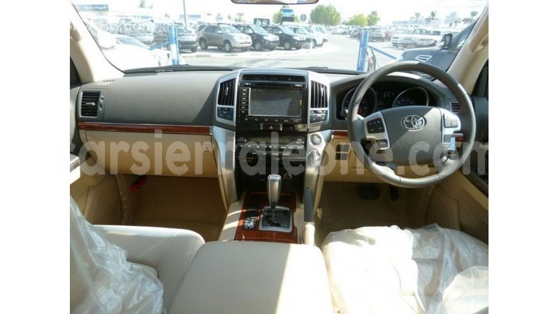 Big with watermark toyota land cruiser kailahun import dubai 6004