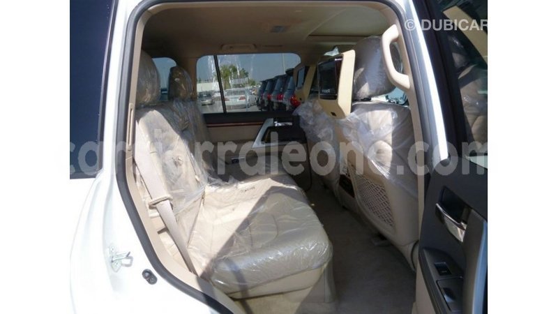 Big with watermark toyota land cruiser kailahun import dubai 6004