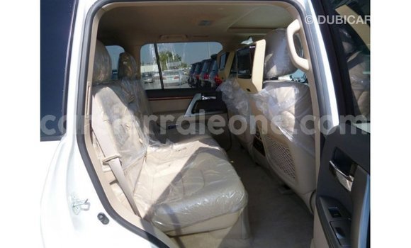 Buy Import Toyota Land Cruiser White Car in Import - Dubai in Kailahun Buy Import Toyota Land Cruiser White Car in Import - Dubai in Kailahun