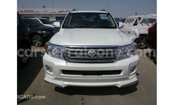 Buy Import Toyota Land Cruiser White Car in Import - Dubai in Kailahun Buy Import Toyota Land Cruiser White Car in Import - Dubai in Kailahun