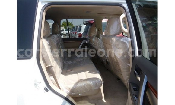Buy Import Toyota Land Cruiser White Car in Import - Dubai in Kailahun Buy Import Toyota Land Cruiser White Car in Import - Dubai in Kailahun