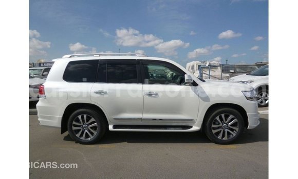 Buy Import Toyota Land Cruiser White Car in Import - Dubai in Kailahun Buy Import Toyota Land Cruiser White Car in Import - Dubai in Kailahun
