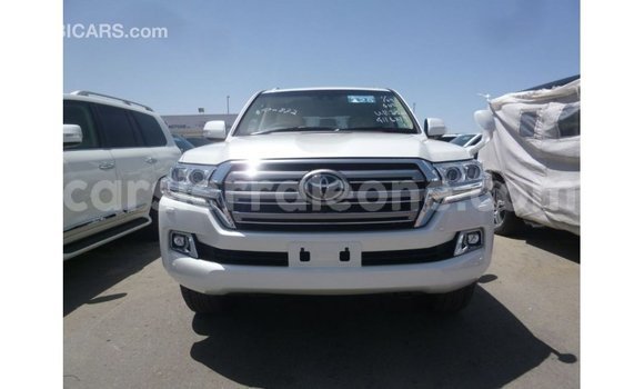 Buy Import Toyota Land Cruiser White Car in Import - Dubai in Kailahun Buy Import Toyota Land Cruiser White Car in Import - Dubai in Kailahun