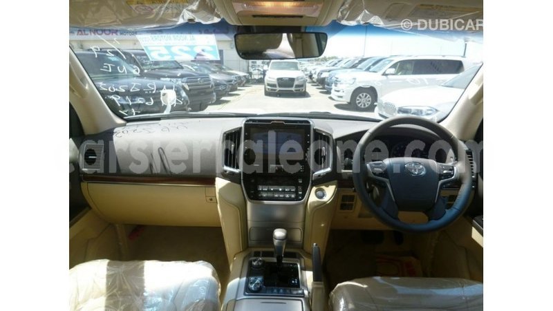 Big with watermark toyota land cruiser kailahun import dubai 6012