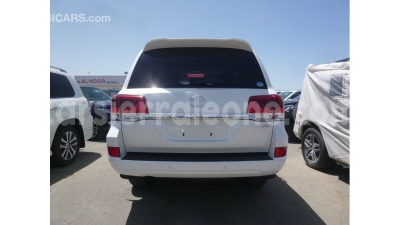 Big with watermark toyota land cruiser kailahun import dubai 6012