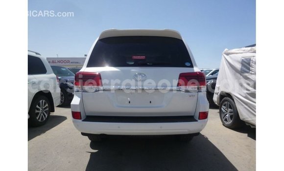 Buy Import Toyota Land Cruiser White Car in Import - Dubai in Kailahun Buy Import Toyota Land Cruiser White Car in Import - Dubai in Kailahun