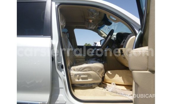 Buy Import Toyota Land Cruiser White Car in Import - Dubai in Kailahun Buy Import Toyota Land Cruiser White Car in Import - Dubai in Kailahun