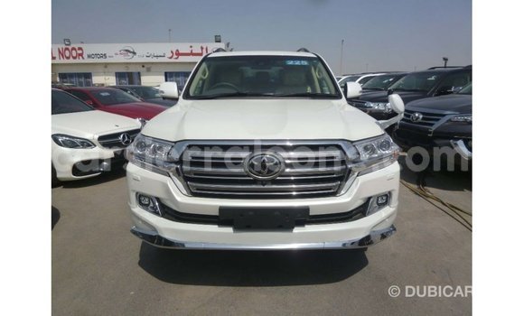 Buy Import Toyota Land Cruiser White Car in Import - Dubai in Kailahun Buy Import Toyota Land Cruiser White Car in Import - Dubai in Kailahun