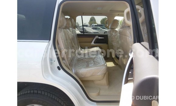 Buy Import Toyota Land Cruiser White Car in Import - Dubai in Kailahun Buy Import Toyota Land Cruiser White Car in Import - Dubai in Kailahun
