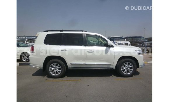 Buy Import Toyota Land Cruiser White Car in Import - Dubai in Kailahun Buy Import Toyota Land Cruiser White Car in Import - Dubai in Kailahun