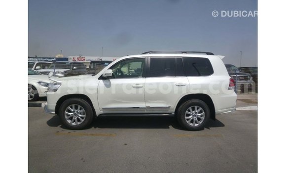 Buy Import Toyota Land Cruiser White Car in Import - Dubai in Kailahun Buy Import Toyota Land Cruiser White Car in Import - Dubai in Kailahun