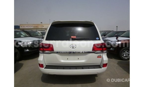 Buy Import Toyota Land Cruiser White Car in Import - Dubai in Kailahun Buy Import Toyota Land Cruiser White Car in Import - Dubai in Kailahun