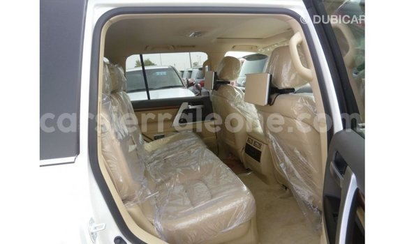Buy Import Toyota Land Cruiser White Car in Import - Dubai in Kailahun Buy Import Toyota Land Cruiser White Car in Import - Dubai in Kailahun