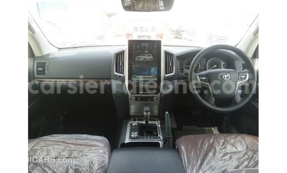 Buy Import Toyota Land Cruiser White Car in Import - Dubai in Kailahun Buy Import Toyota Land Cruiser White Car in Import - Dubai in Kailahun