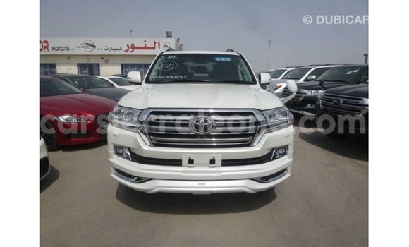 Buy Import Toyota Land Cruiser White Car in Import - Dubai in Kailahun Buy Import Toyota Land Cruiser White Car in Import - Dubai in Kailahun