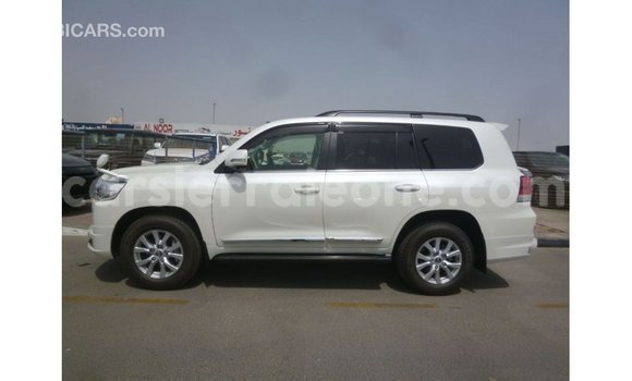 Buy Import Toyota Land Cruiser White Car in Import - Dubai in Kailahun Buy Import Toyota Land Cruiser White Car in Import - Dubai in Kailahun