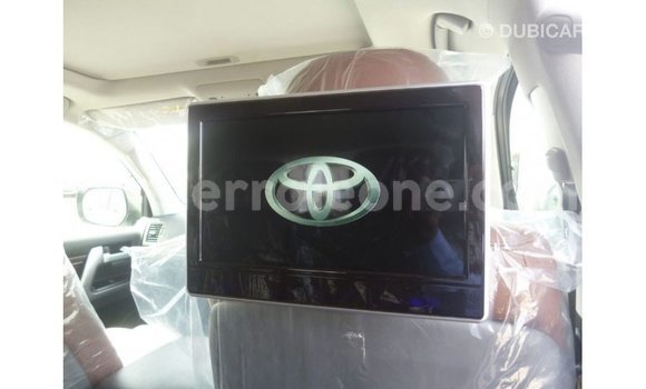 Buy Import Toyota Land Cruiser White Car in Import - Dubai in Kailahun Buy Import Toyota Land Cruiser White Car in Import - Dubai in Kailahun