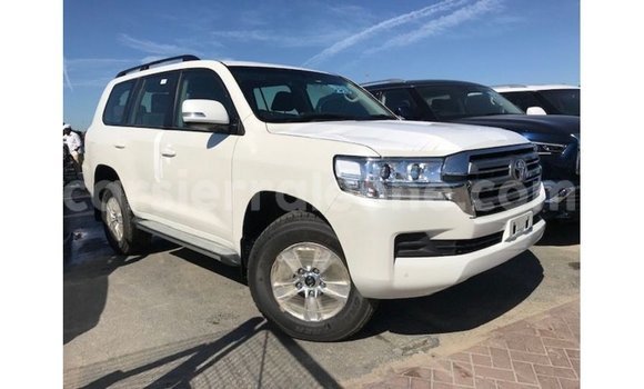 Buy Import Toyota Land Cruiser White Car in Import - Dubai in Kailahun Buy Import Toyota Land Cruiser White Car in Import - Dubai in Kailahun