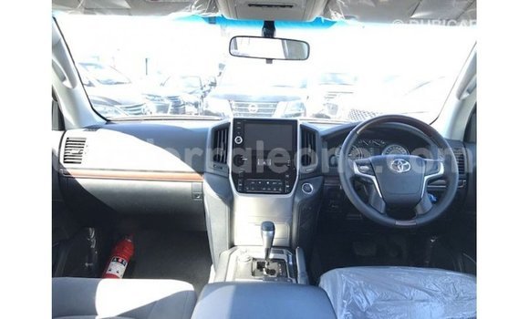Buy Import Toyota Land Cruiser White Car in Import - Dubai in Kailahun Buy Import Toyota Land Cruiser White Car in Import - Dubai in Kailahun