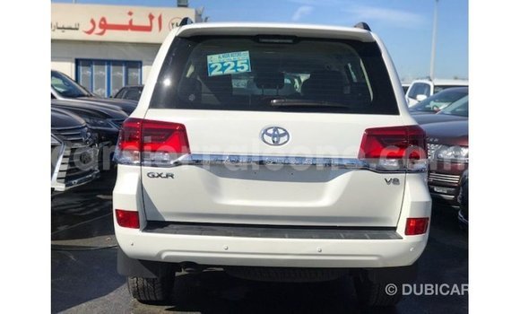 Buy Import Toyota Land Cruiser White Car in Import - Dubai in Kailahun Buy Import Toyota Land Cruiser White Car in Import - Dubai in Kailahun