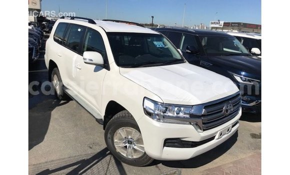 Buy Import Toyota Land Cruiser White Car in Import - Dubai in Kailahun Buy Import Toyota Land Cruiser White Car in Import - Dubai in Kailahun