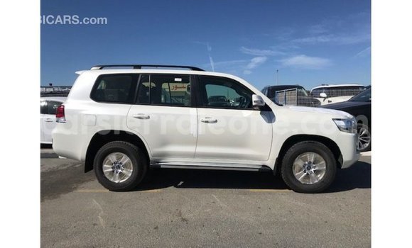 Buy Import Toyota Land Cruiser White Car in Import - Dubai in Kailahun Buy Import Toyota Land Cruiser White Car in Import - Dubai in Kailahun