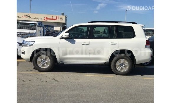 Buy Import Toyota Land Cruiser White Car in Import - Dubai in Kailahun Buy Import Toyota Land Cruiser White Car in Import - Dubai in Kailahun