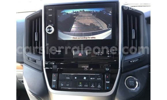 Buy Import Toyota Land Cruiser White Car in Import - Dubai in Kailahun Buy Import Toyota Land Cruiser White Car in Import - Dubai in Kailahun