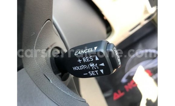 Buy Import Toyota Prado White Car in Import - Dubai in Kailahun Buy Import Toyota Prado White Car in Import - Dubai in Kailahun